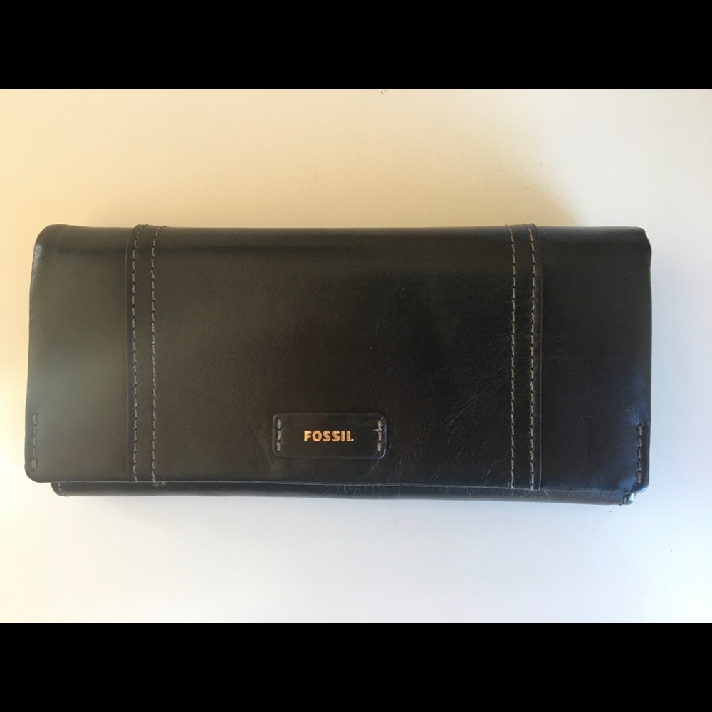 Fossil Buffalo Hide Black Leather Classic Wallet / Clutch